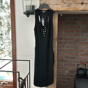 Bebe-Rib Sleeveless Midi piece for summer body-hugging fit and bebe gold buttons